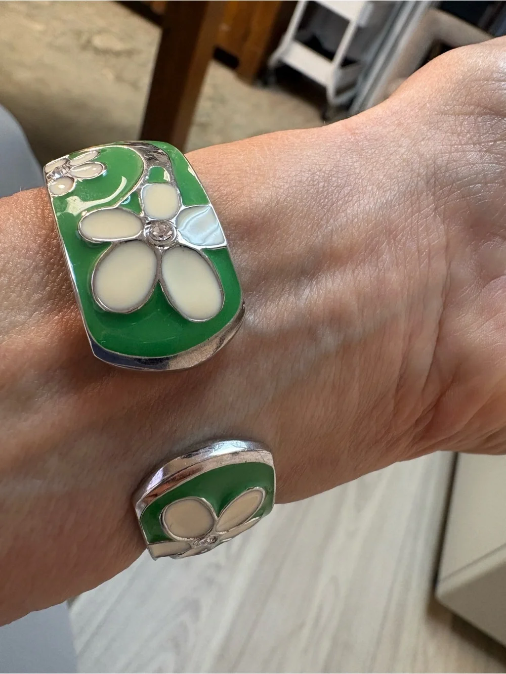Geneva Green and White Floral Bangle Watch perfect enamel